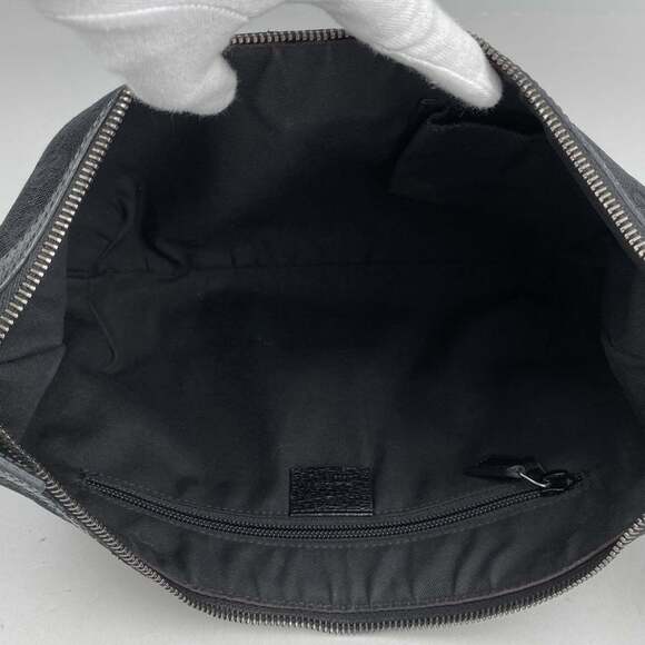 GUCCI Authentic Black Canvas Shoulder Bag - Picture 9 of 9